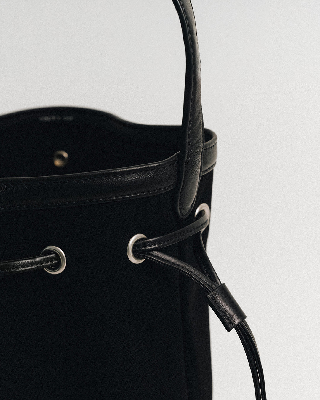 SAC COQUILLE BUCKET BLACK
