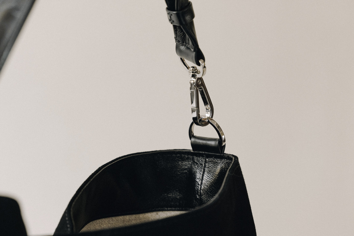 SAC NACELLE SUEDE BLACK