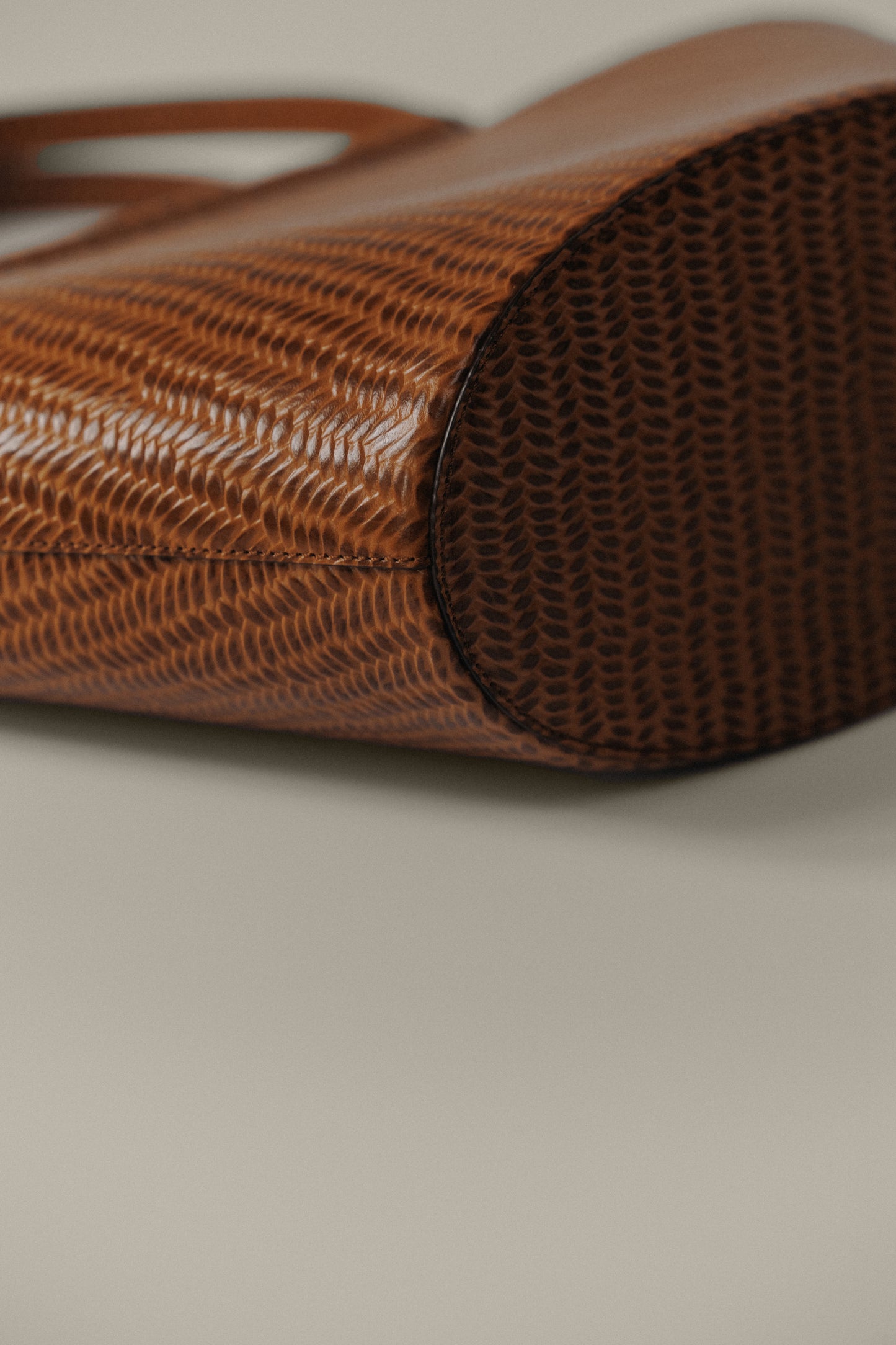 SAC ÉTIRÉ SMALL WEAVE BROWN
