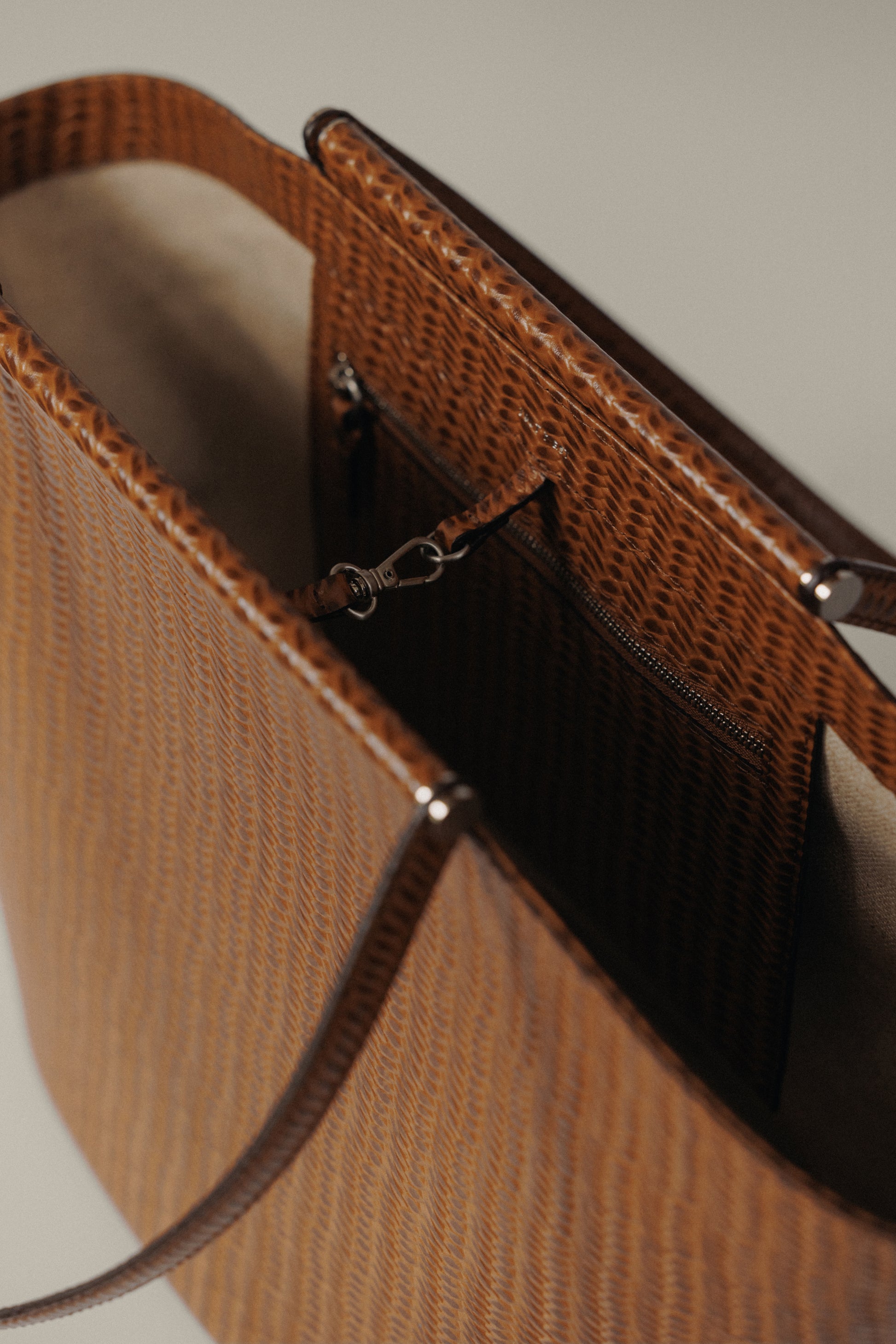SAC ÉTIRÉ WEAVE BROWN