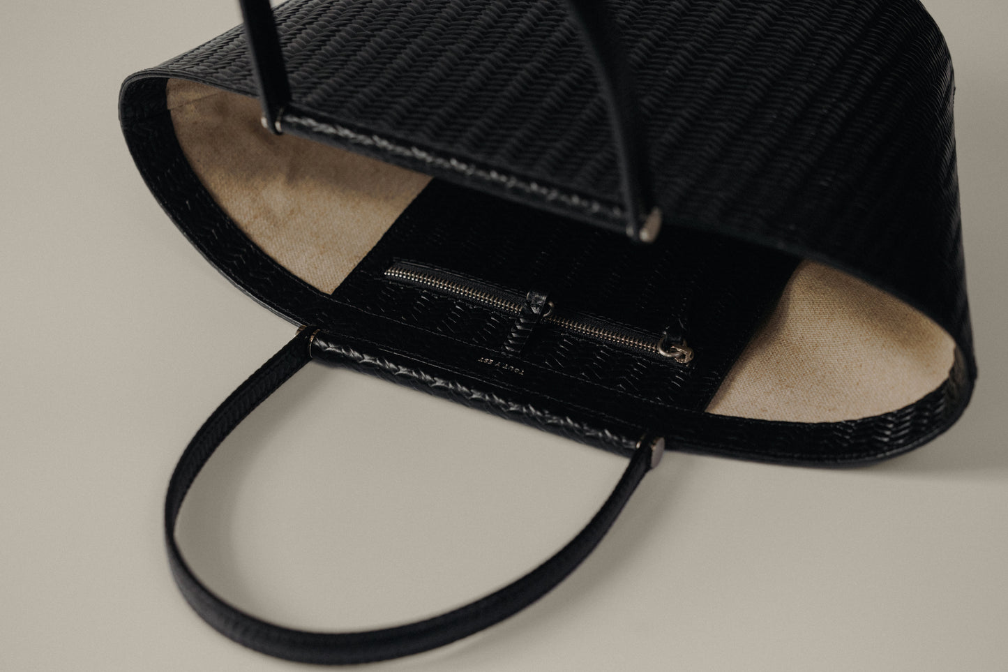 SAC ÉTIRÉ SMALL WEAVE BLACK