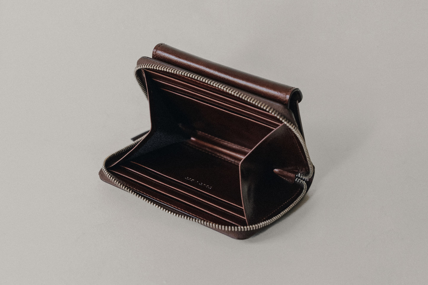 PORTE CARTES LOQUET ZIPPÉ BROWN