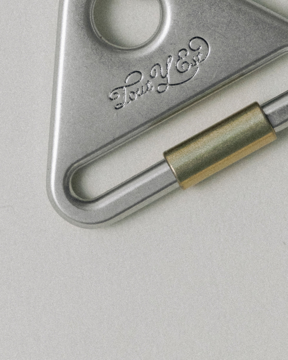PORTE CLÉS TRIANGLE SILVER