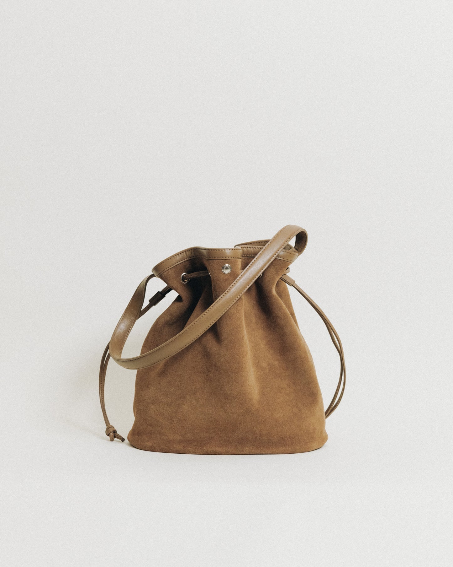SAC COQUILLE BUCKET SUEDE BEIGE