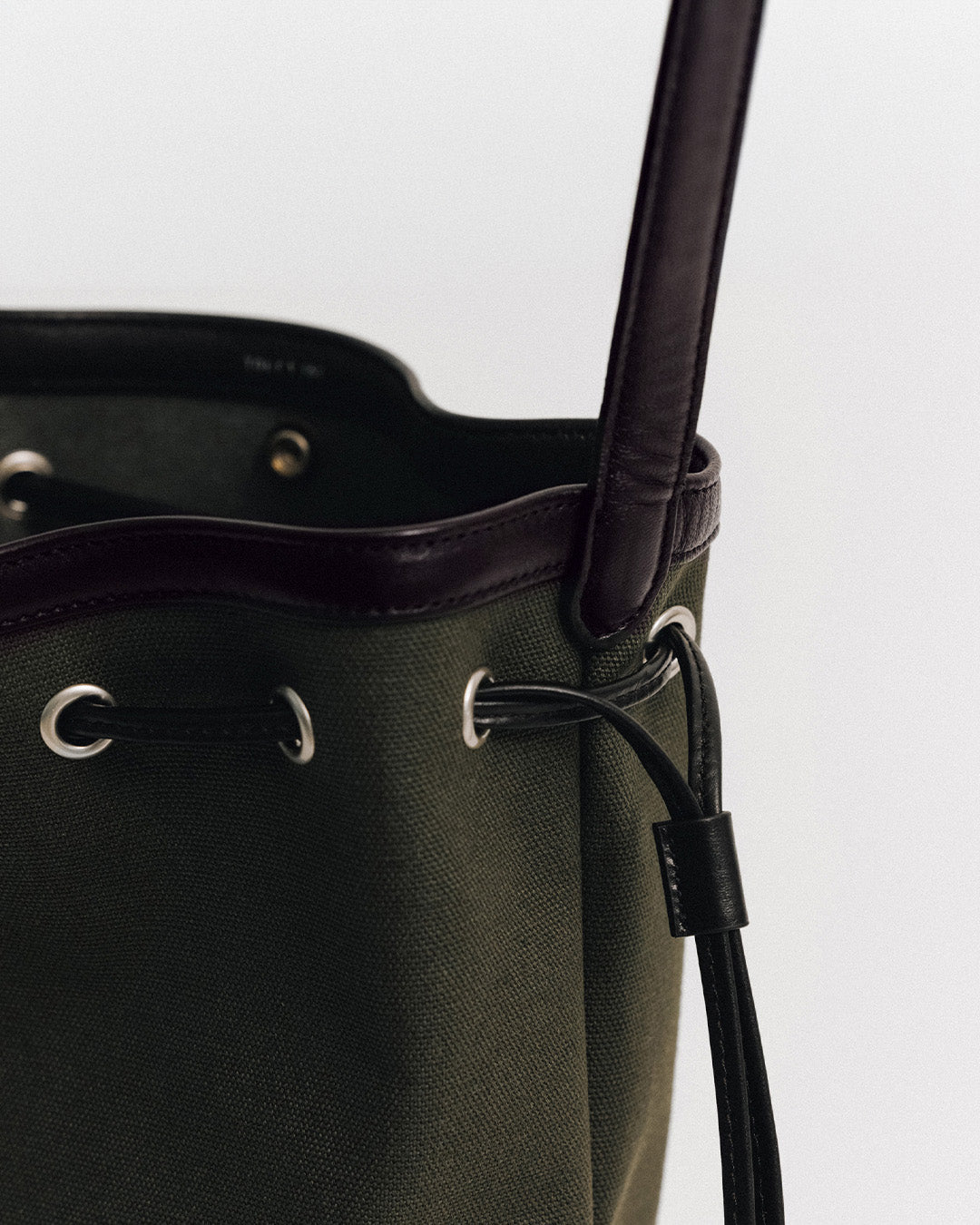 SAC COQUILLE BUCKET KHAKI
