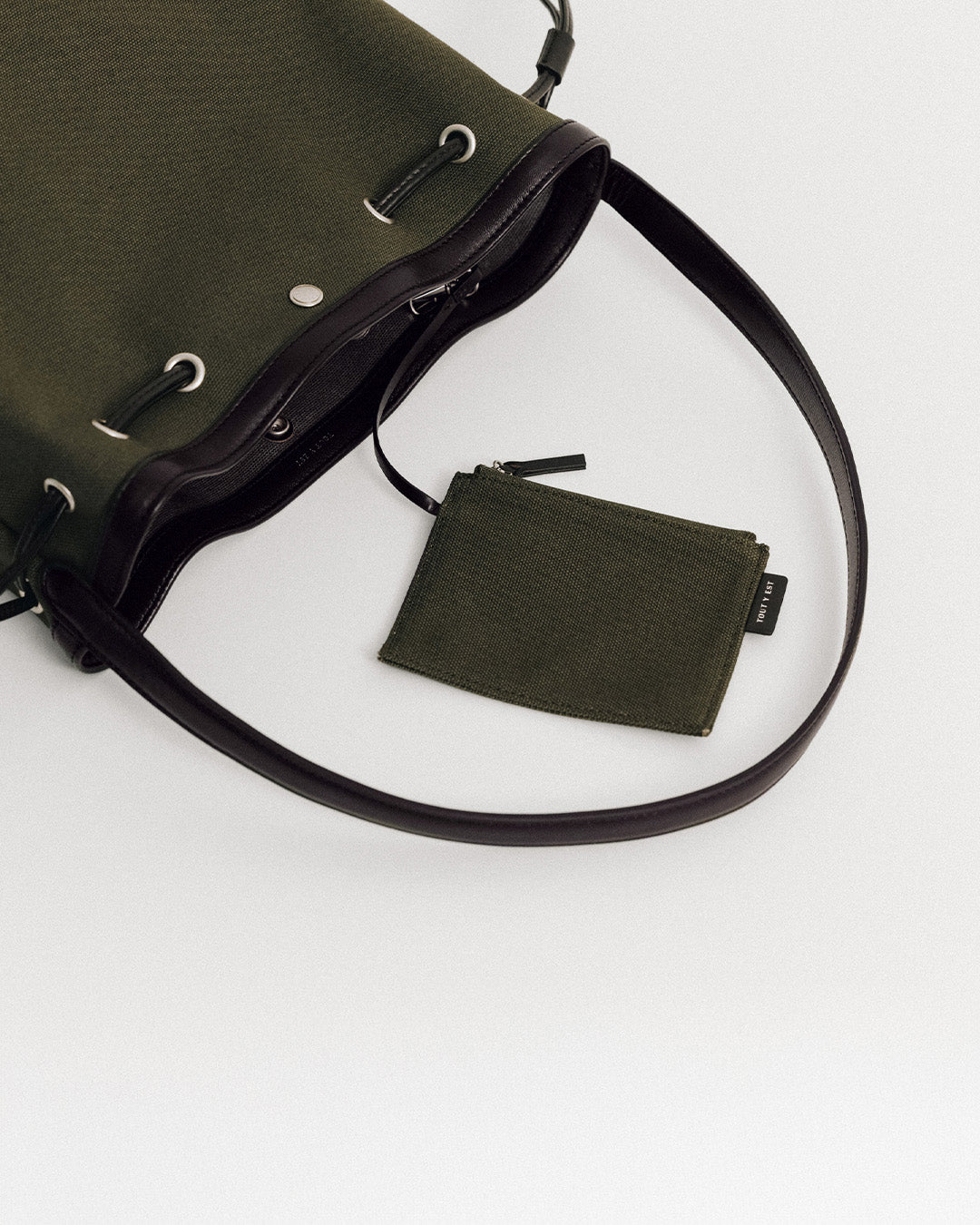 SAC COQUILLE BUCKET KHAKI