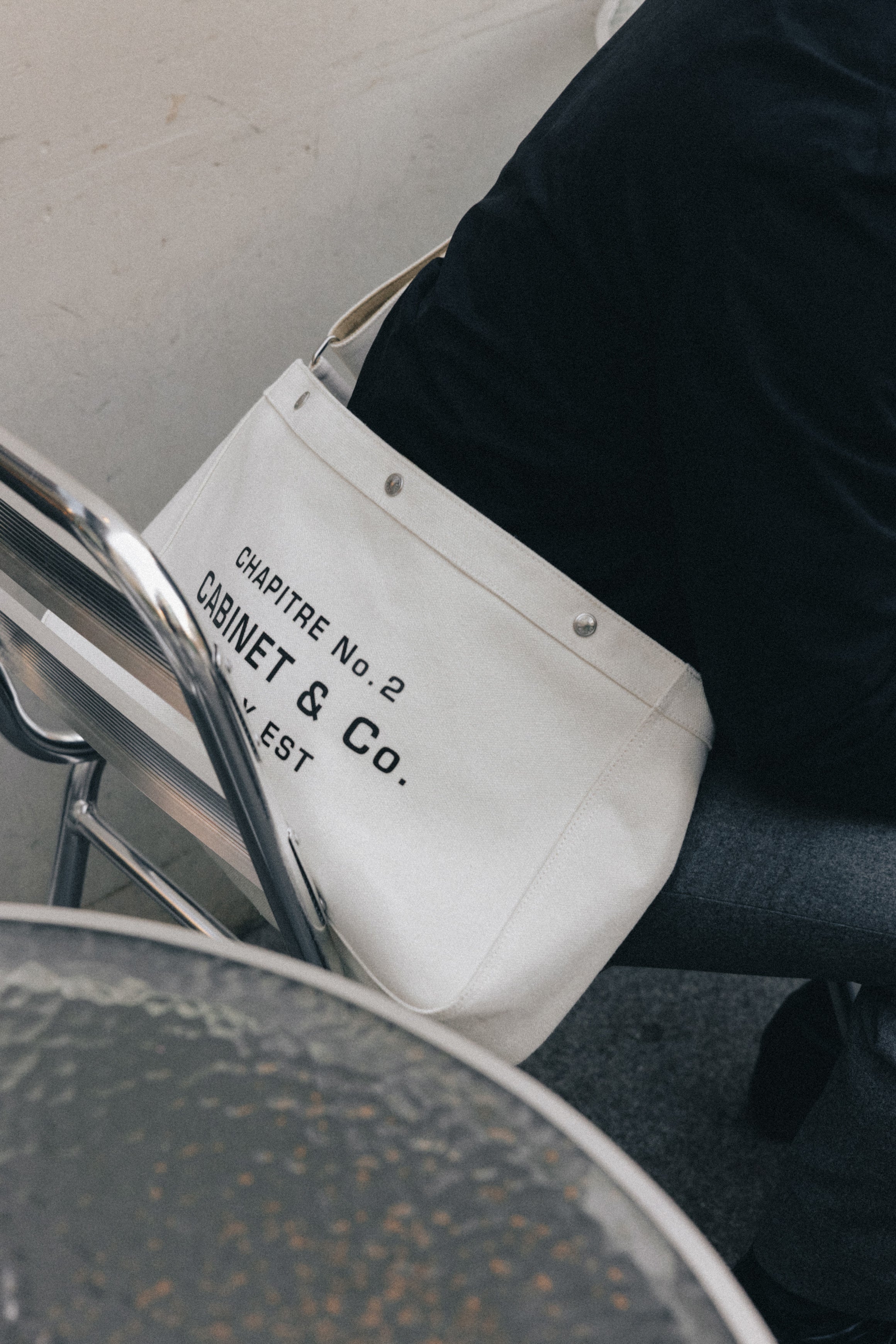 CROSSBODY – TOUT Y EST