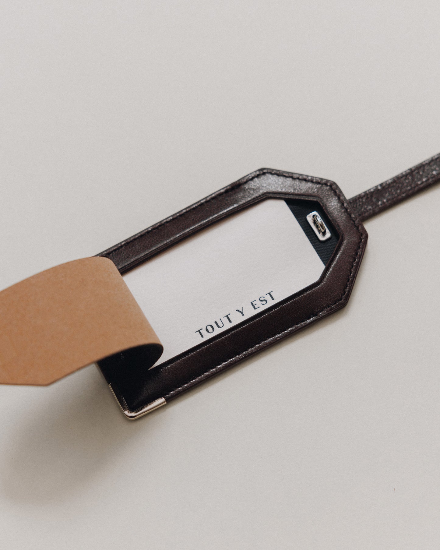 VOYAGE ÉTIQUETTE BROWN