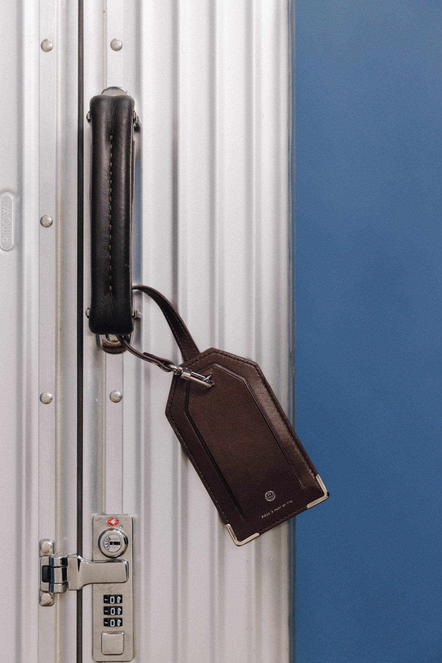 VOYAGE ÉTIQUETTE BROWN