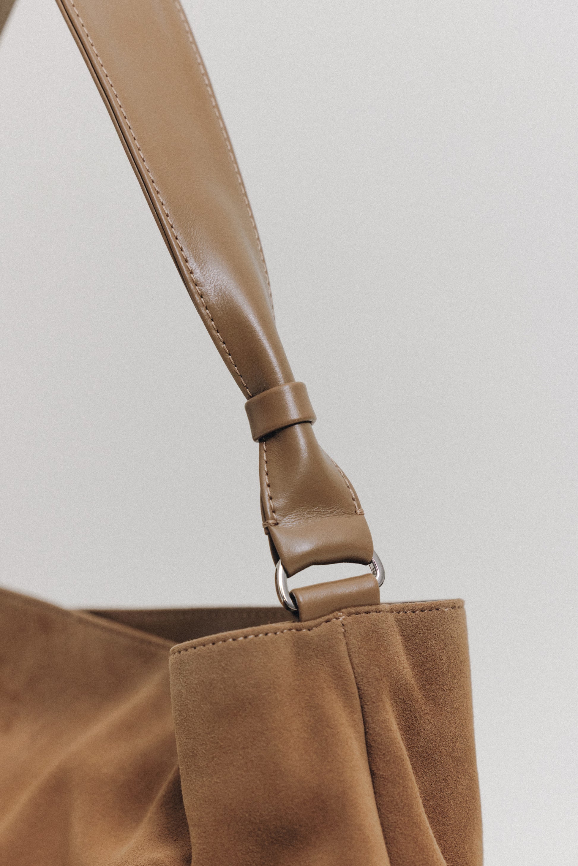 SAC NACELLE SUEDE CAMEL