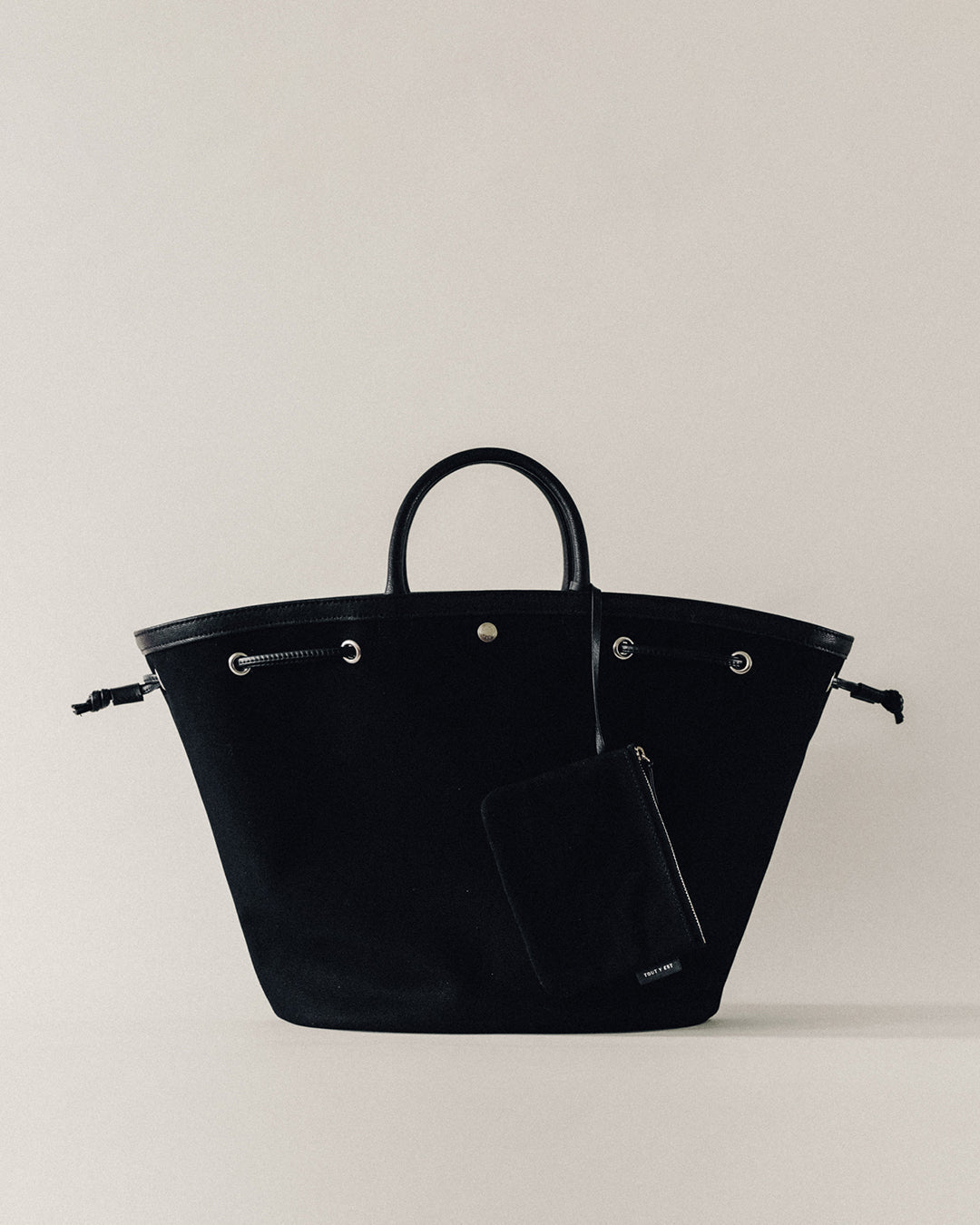 SAC COQUILLE BLACK – TOUT Y EST