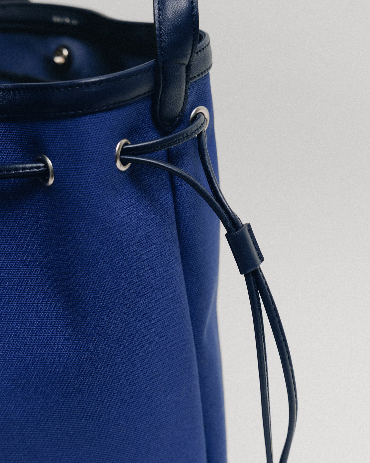 SAC COQUILLE BUCKET BLUE