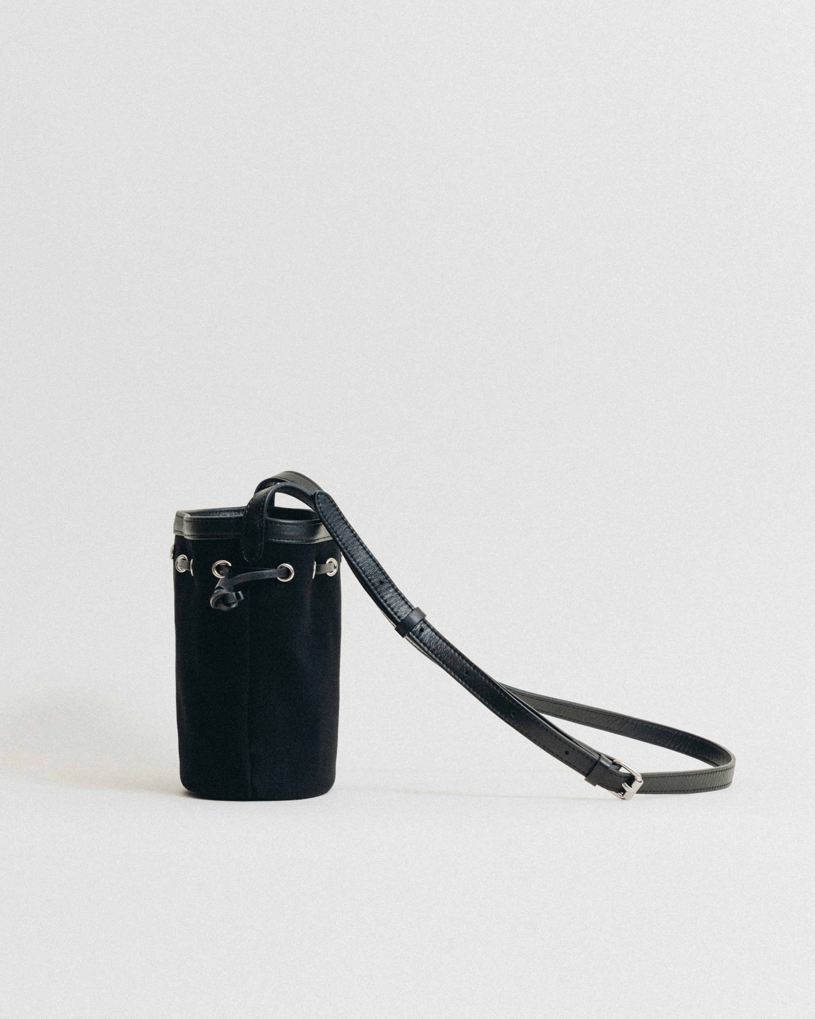 SAC COQUILLE BUCKET MINI BLACK – TOUT Y EST