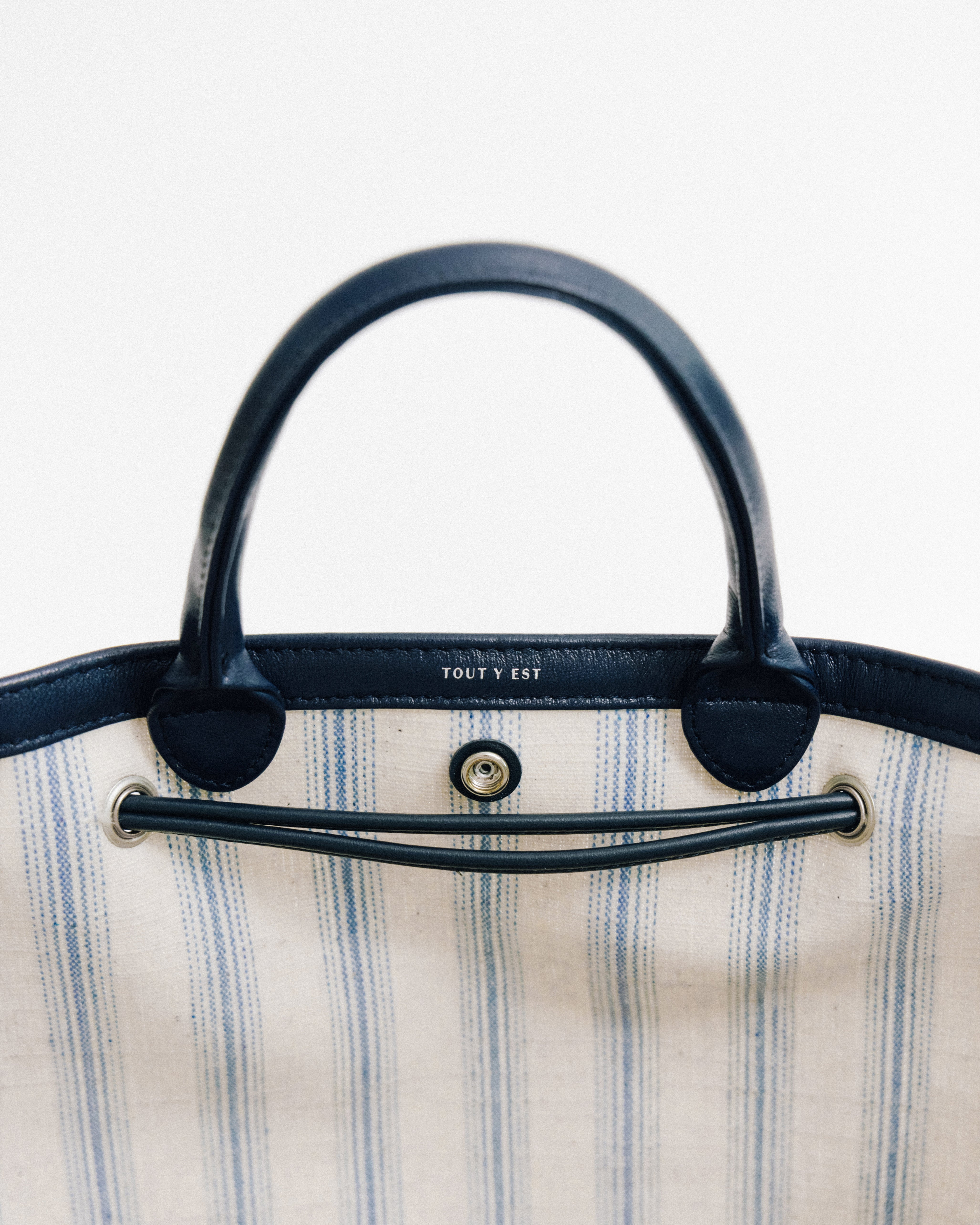 SAC COQUILLE SMALL BLUE STRIPE – TOUT Y EST