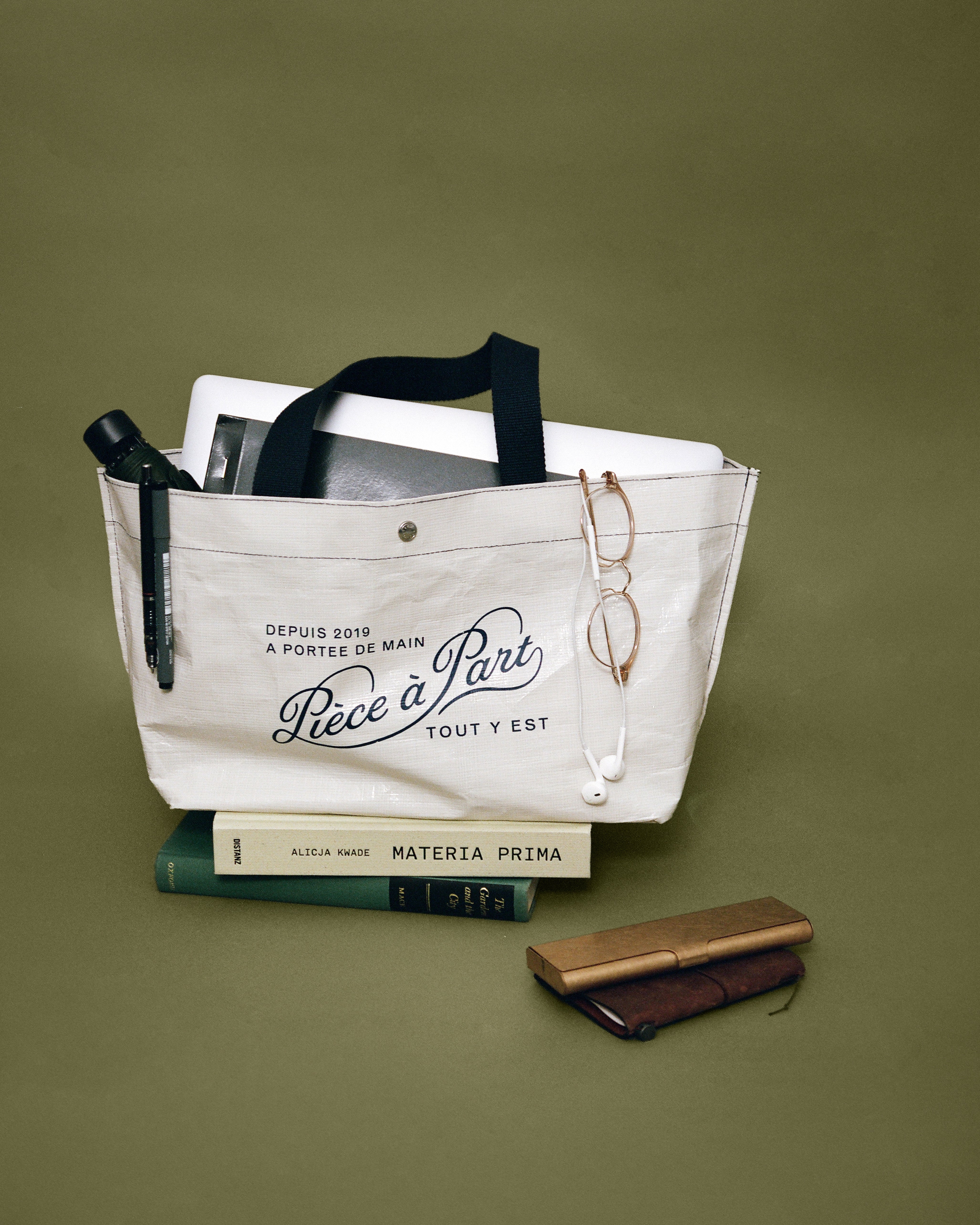 NEW IN – TOUT Y EST
