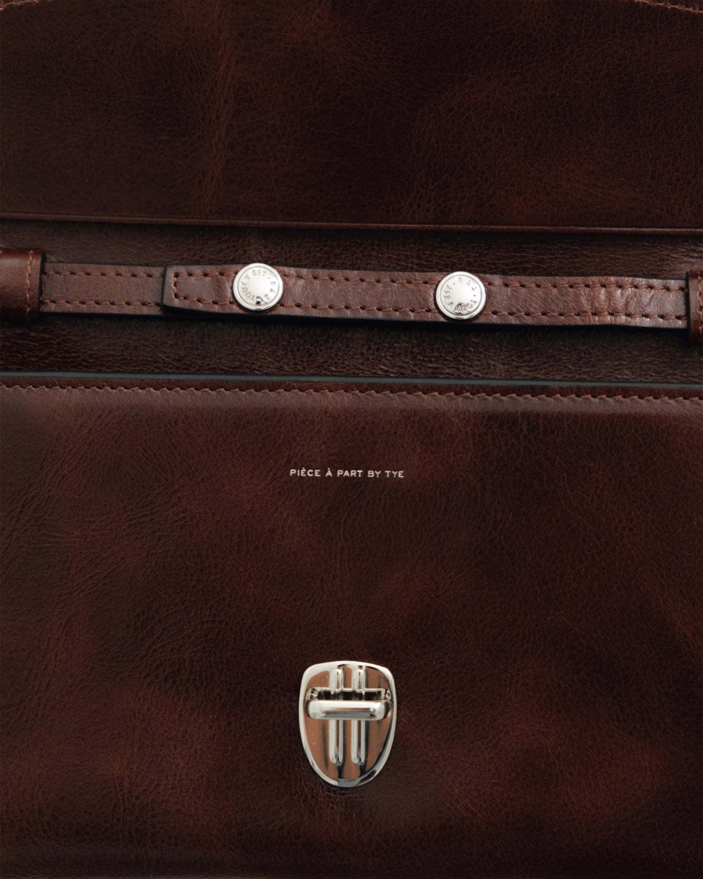PORTE CARTES LOQUET ÉPAULE BROWN