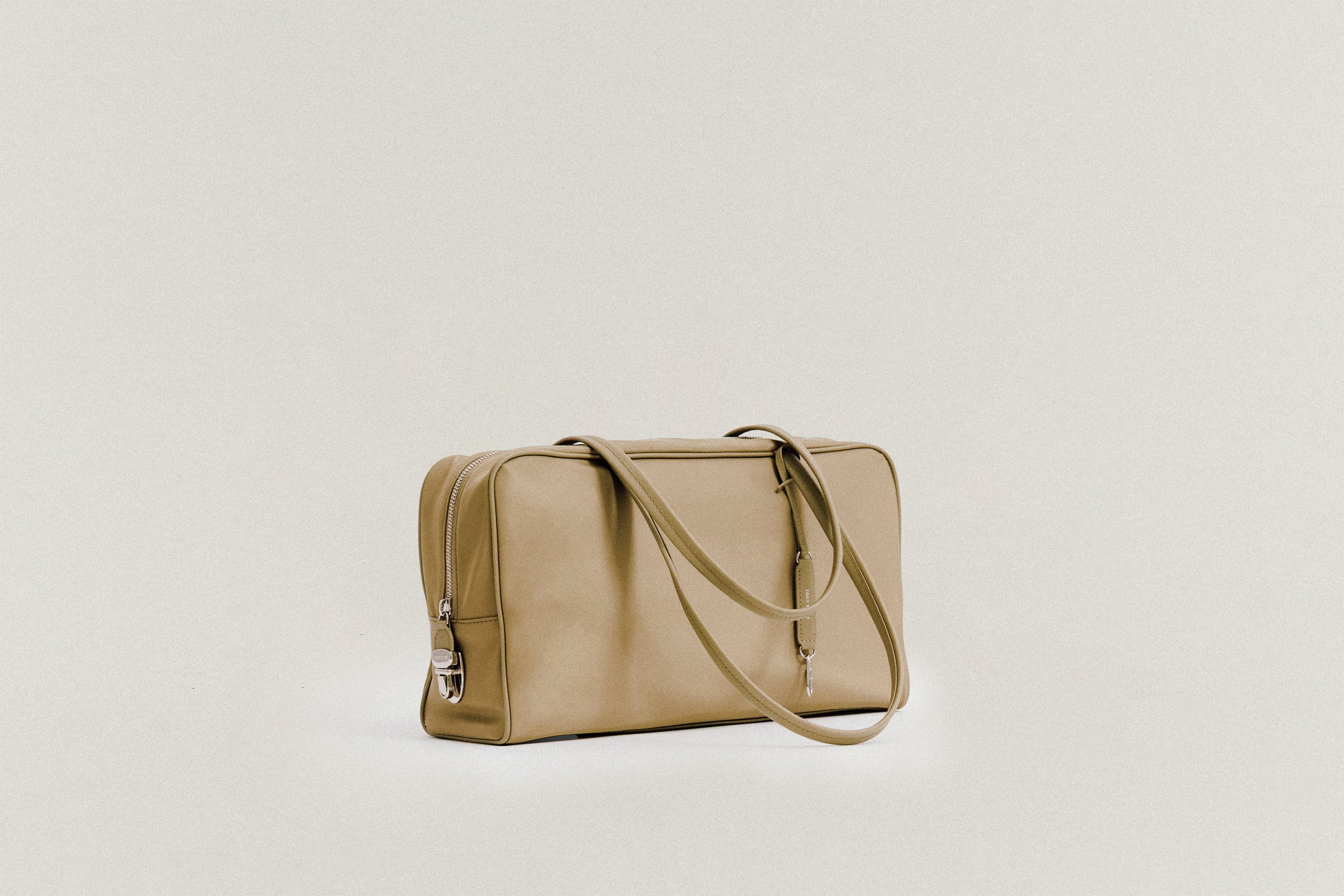 BAGS – TOUT Y EST