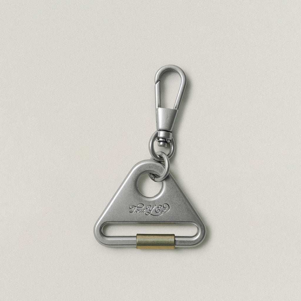PORTE CLÉS TRIANGLE SILVER