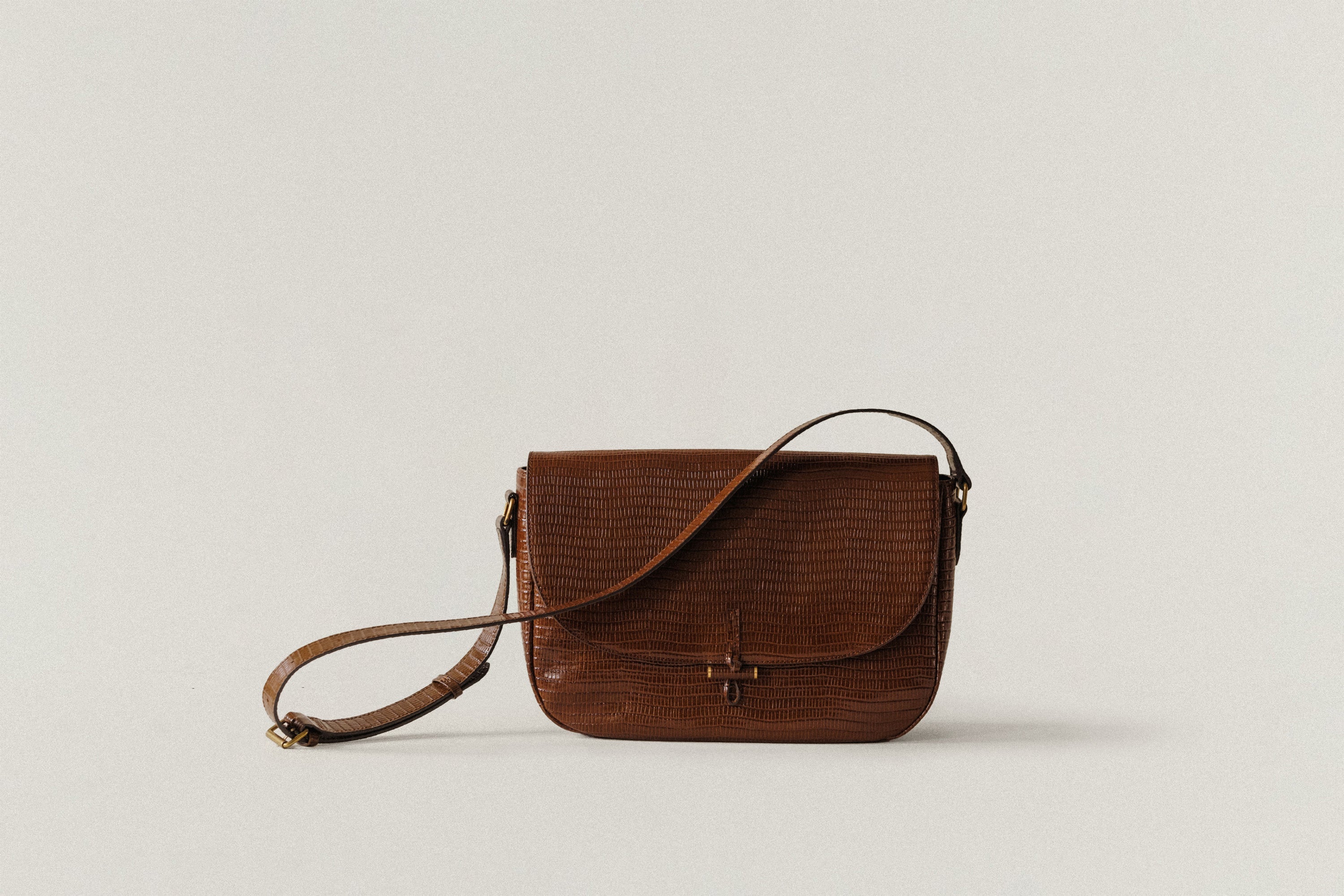SAC LOQUET SUEDE BLACK – TOUT Y EST JP