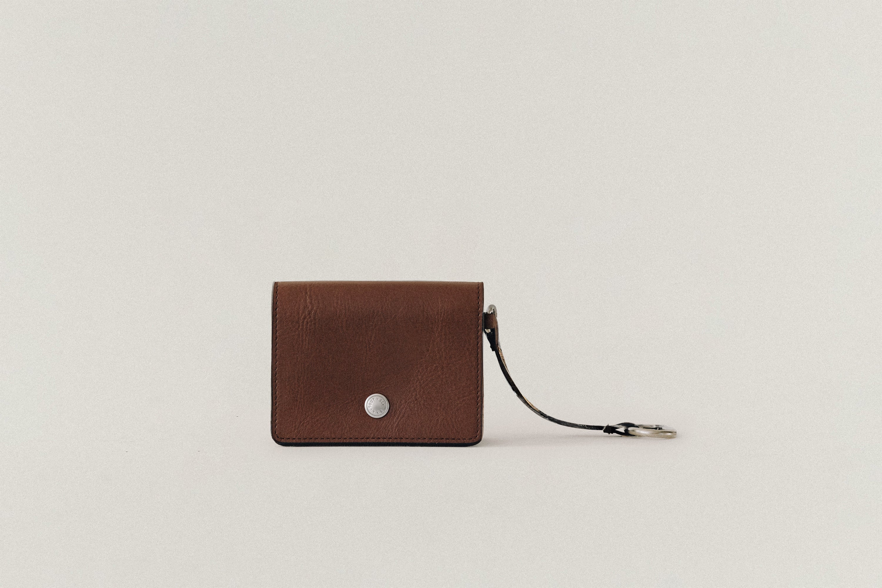 【TOUT Y EST】 POCHETTE CLES CARREE TAN POCHETTE CLÉS CARRÉE TAN – TOUT Y EST