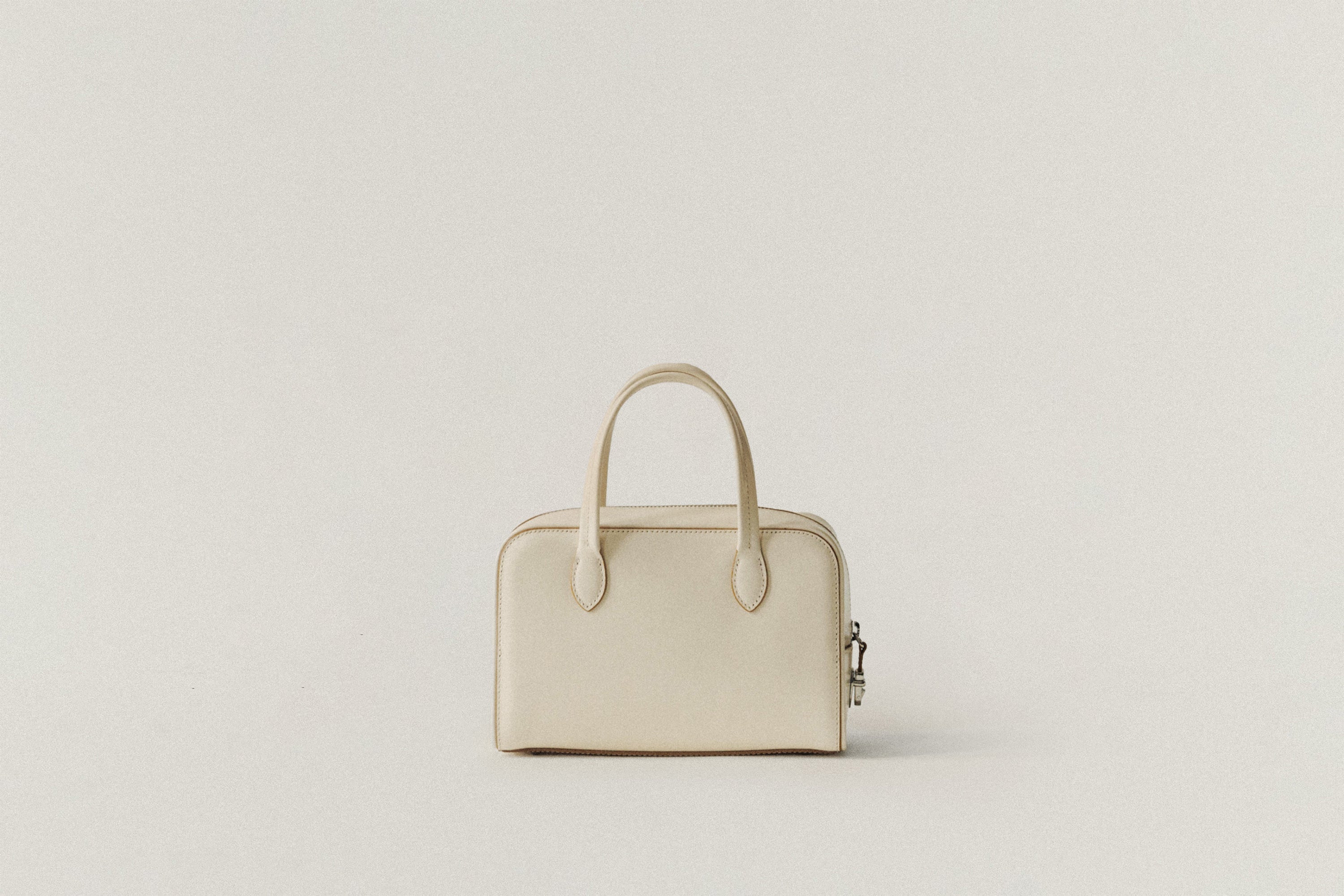 SALE – TOUT Y EST