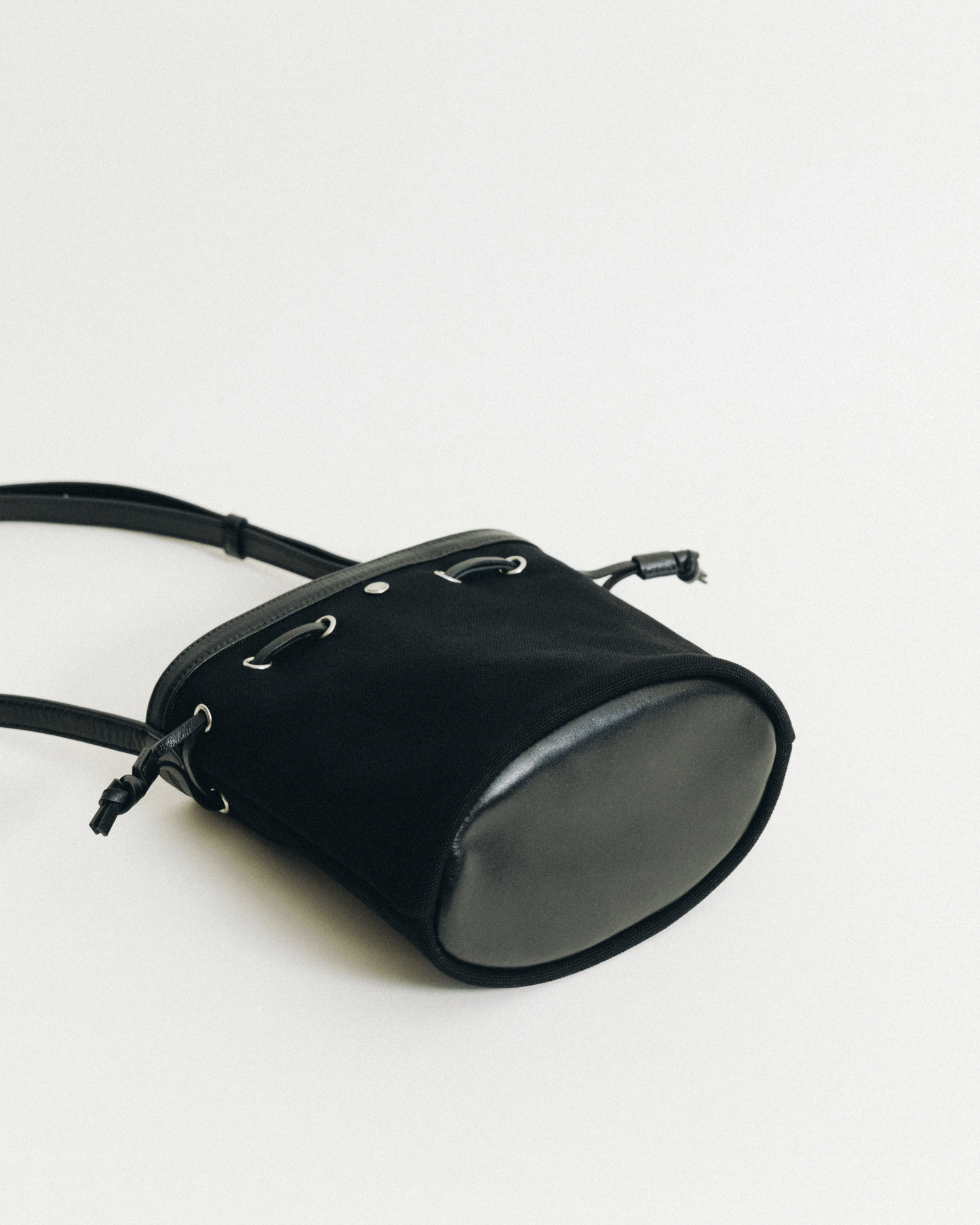 SAC COQUILLE BUCKET MINI BLACK