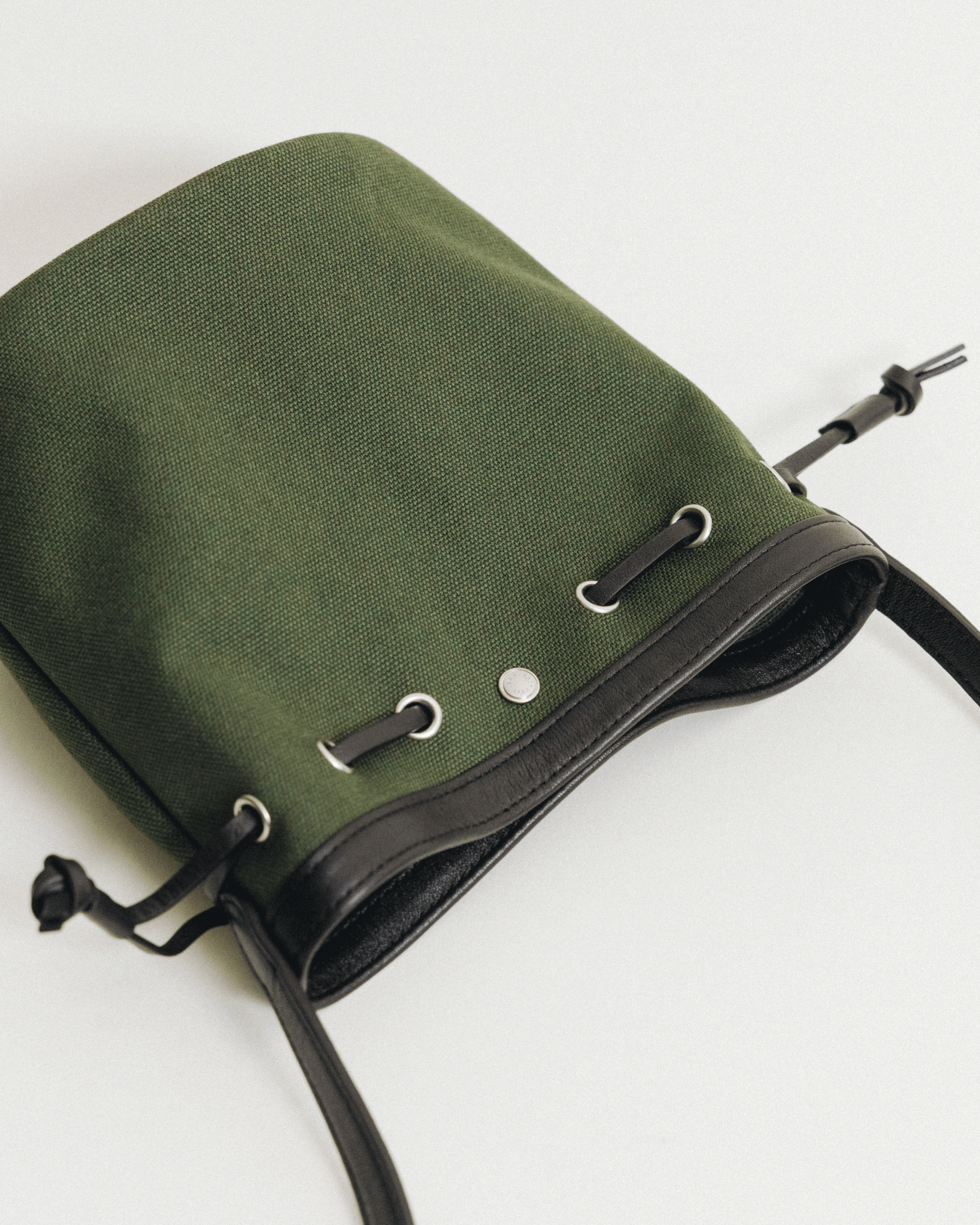 SAC COQUILLE BUCKET MINI KHAKI