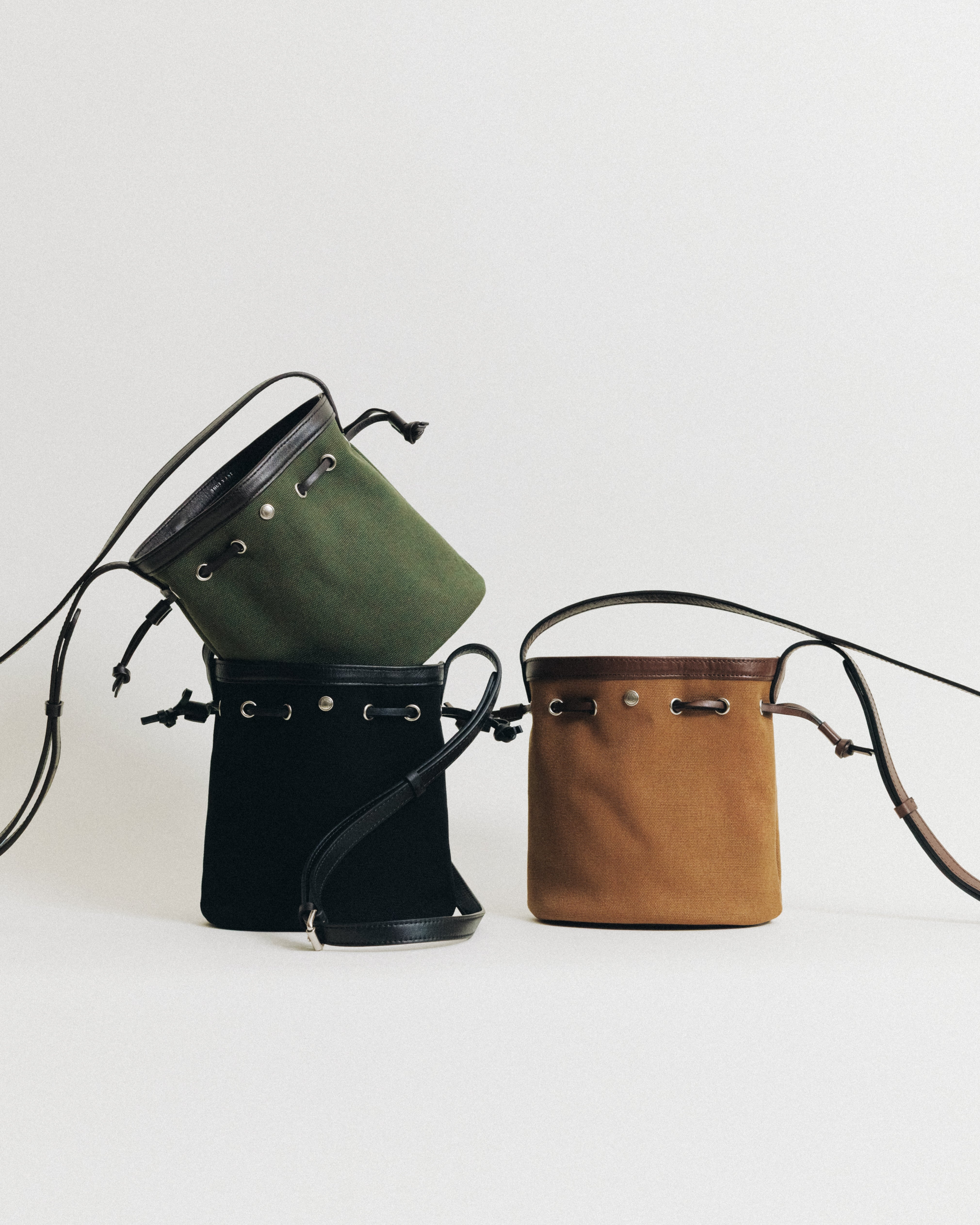 SAC COQUILLE BUCKET MINI TAN – TOUT Y EST