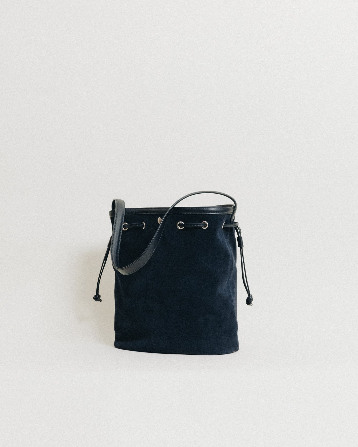 SAC COQUILLE BUCKET SUEDE NAVY