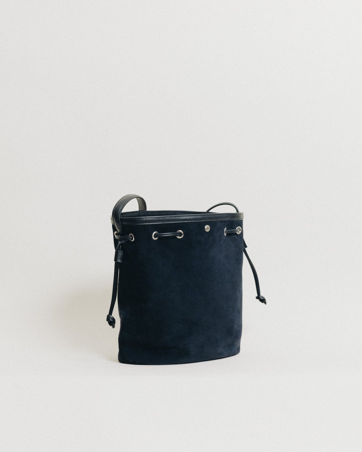 SAC COQUILLE BUCKET SUEDE NAVY