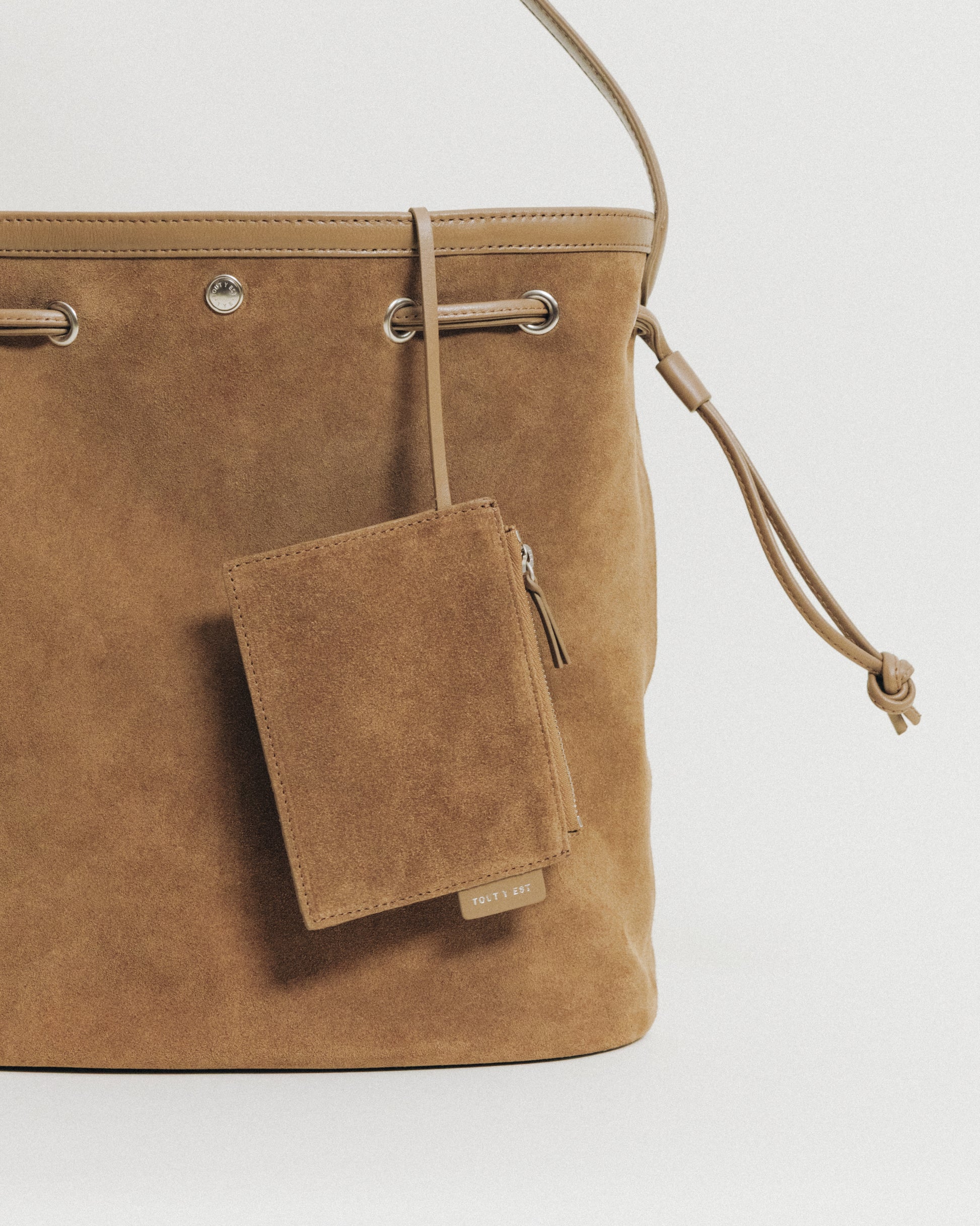 SAC COQUILLE BUCKET SUEDE BEIGE