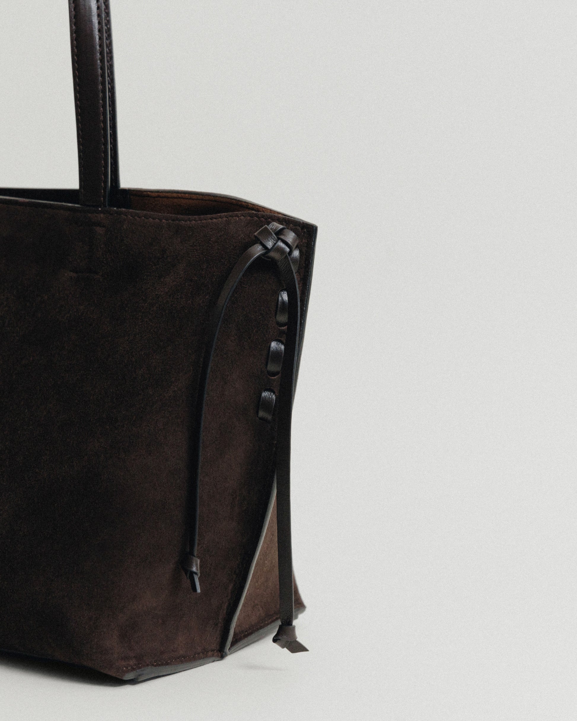 SAC TRESSÉ SMALL SUEDE BROWN