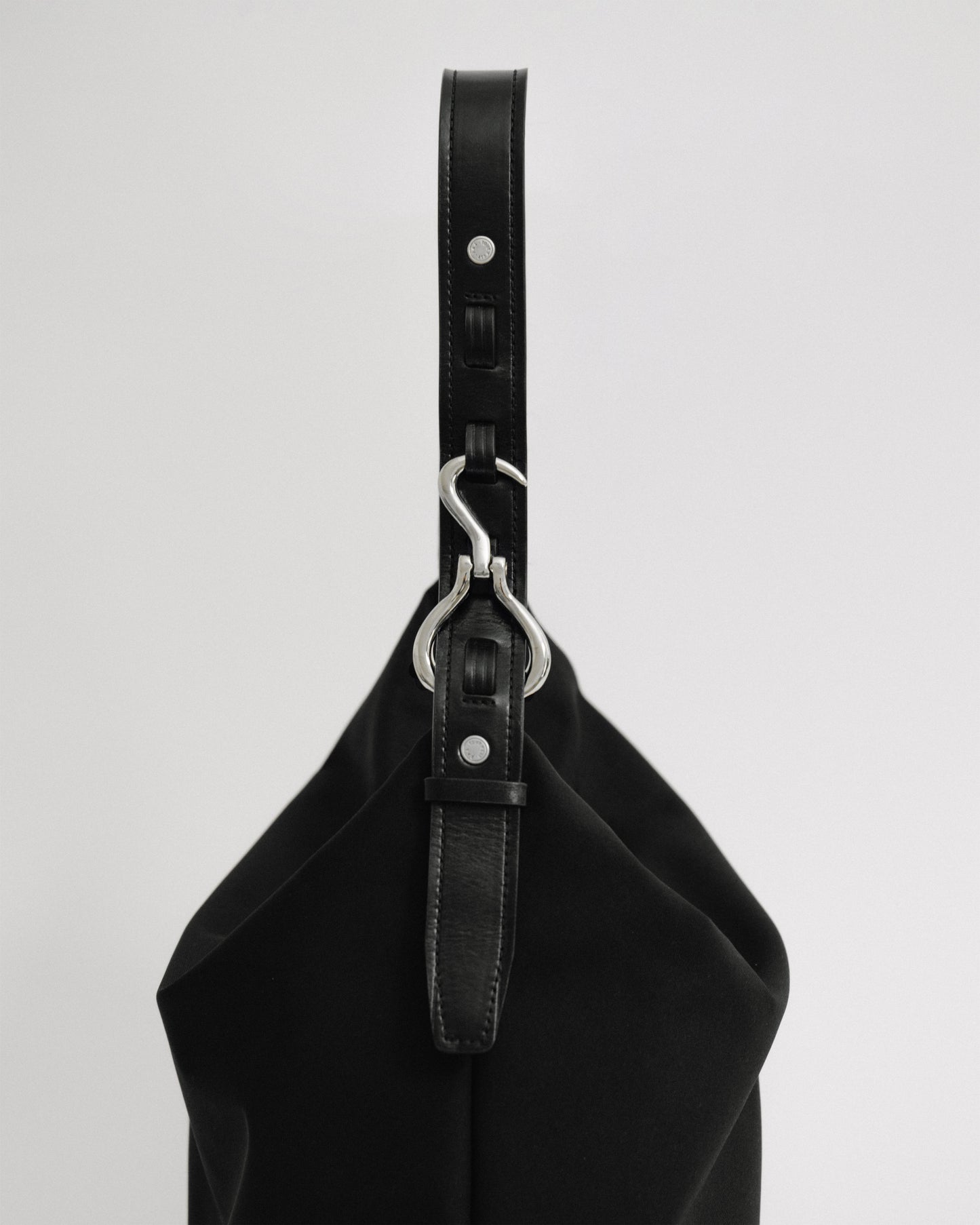 SAC TRESSÉ HOBO TOILE BLACK