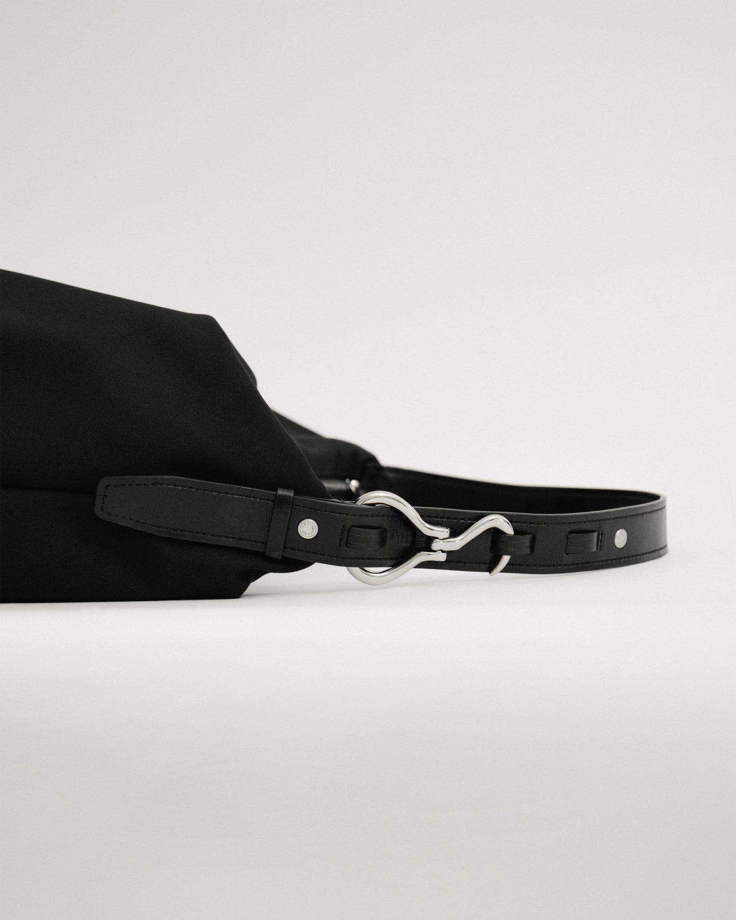 SAC TRESSÉ HOBO TOILE BLACK