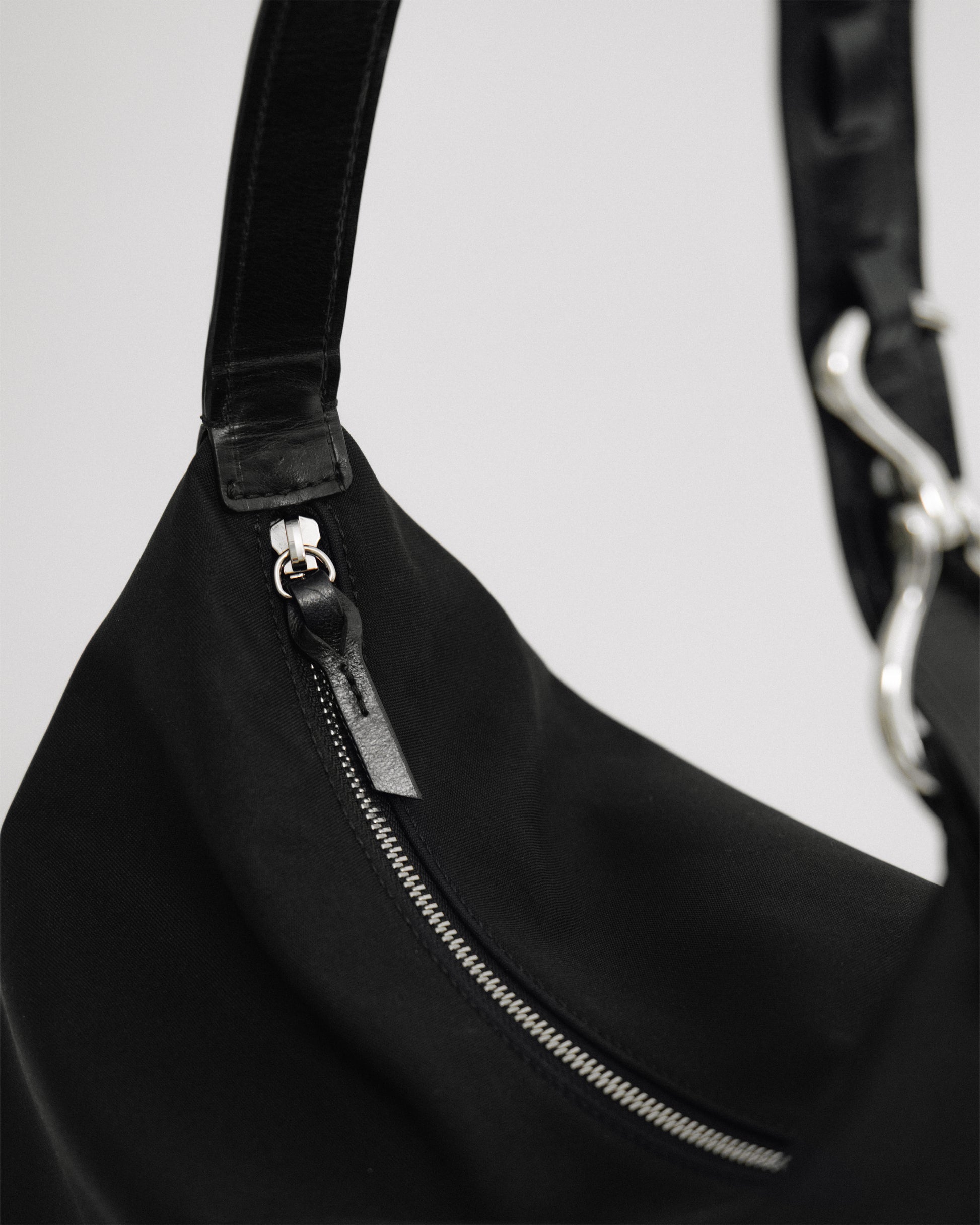 SAC TRESSÉ HOBO TOILE BLACK