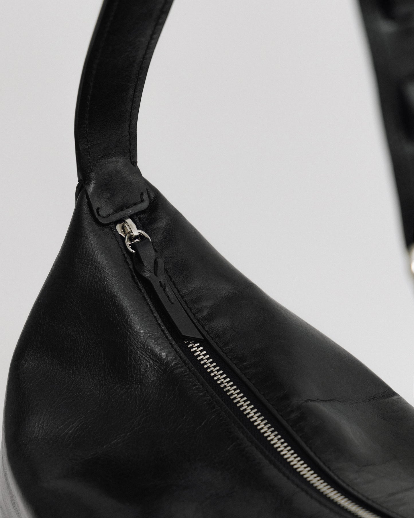 SAC TRESSÉ HOBO BLACK