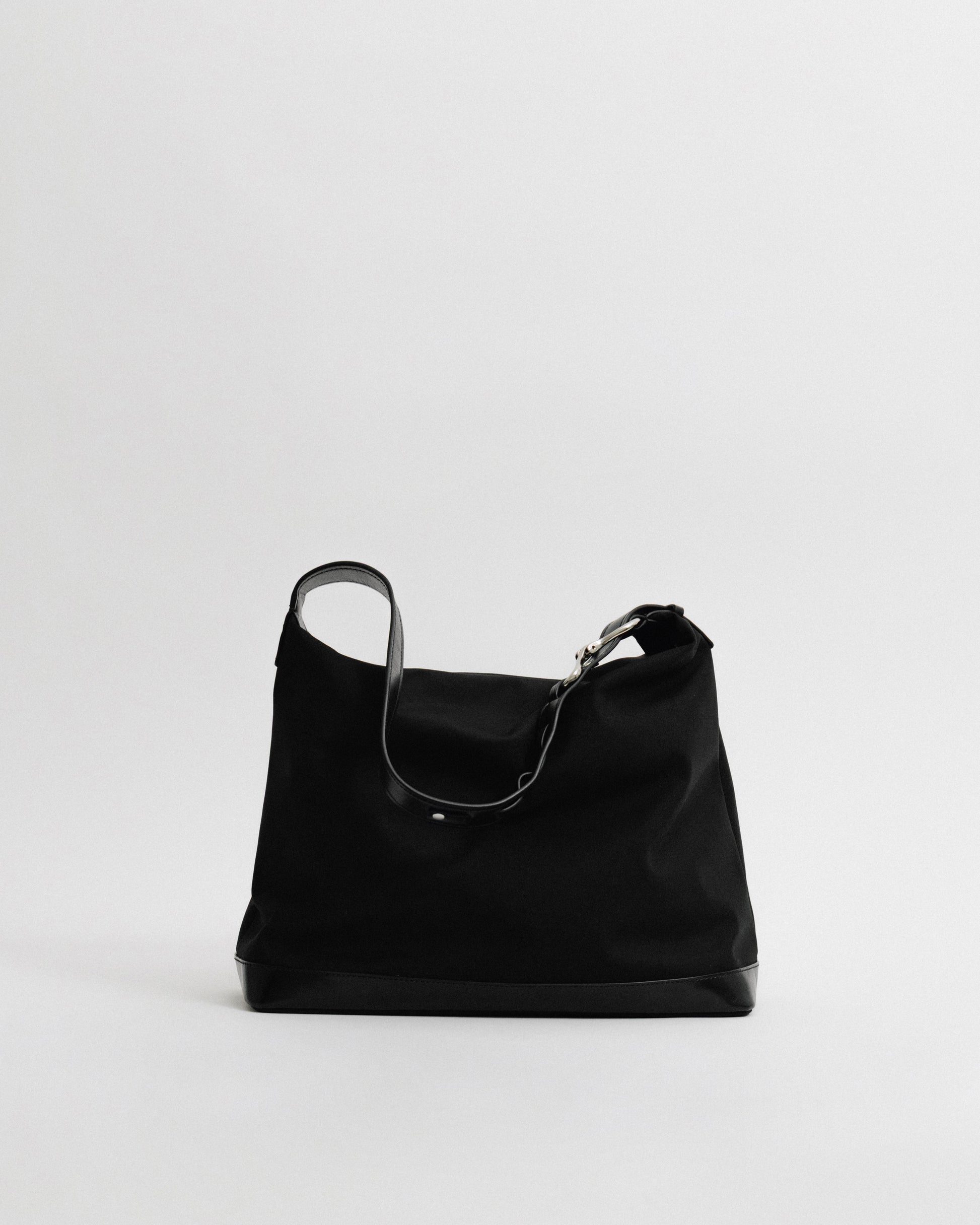 SAC TRESSÉ HOBO TOILE BLACK