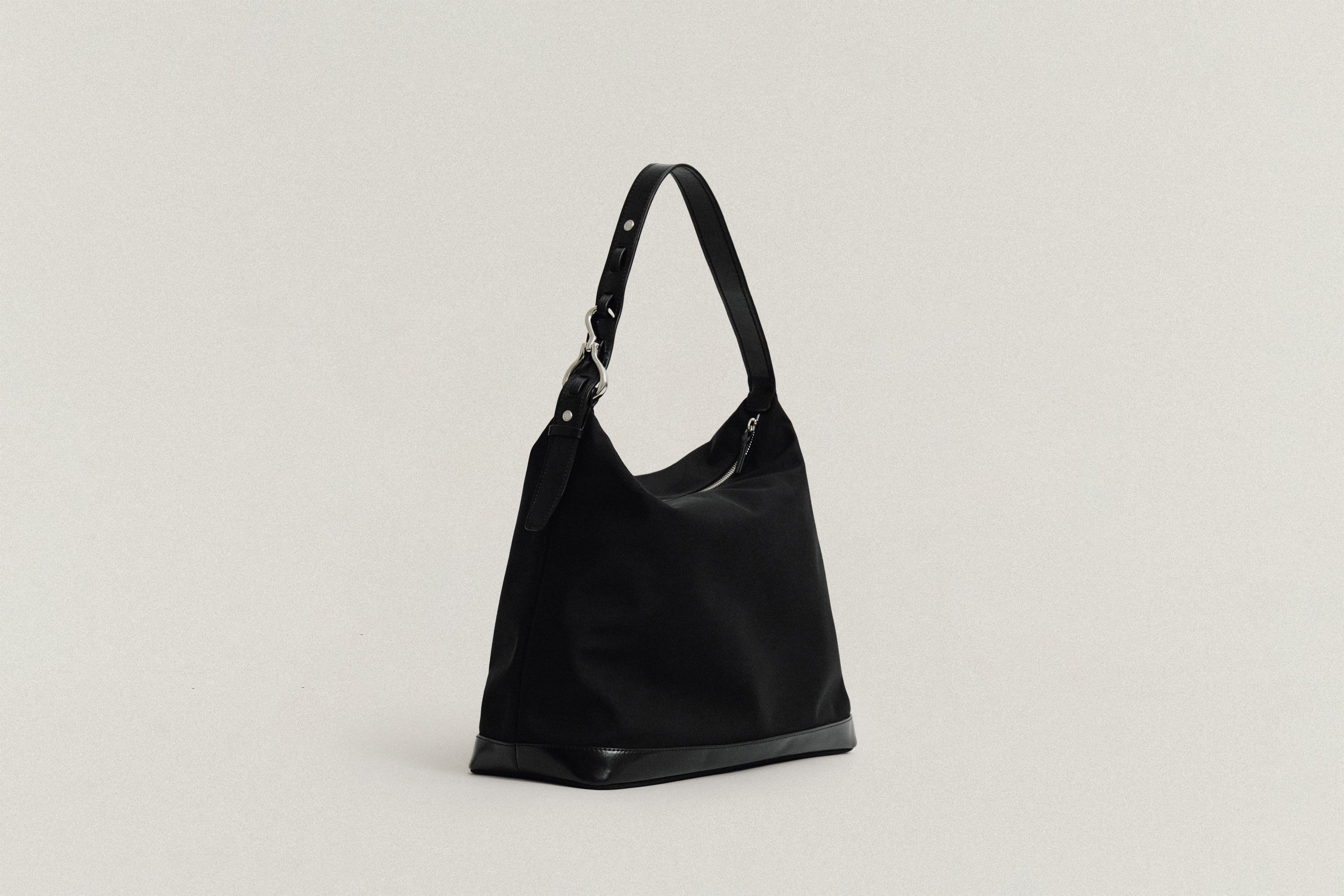 BAGS – TOUT Y EST