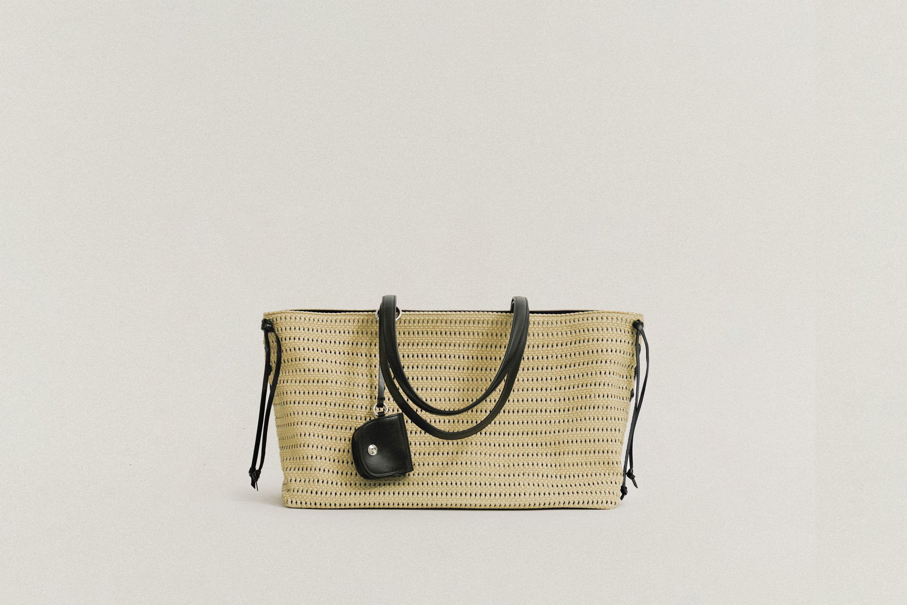 BAGS – TOUT Y EST