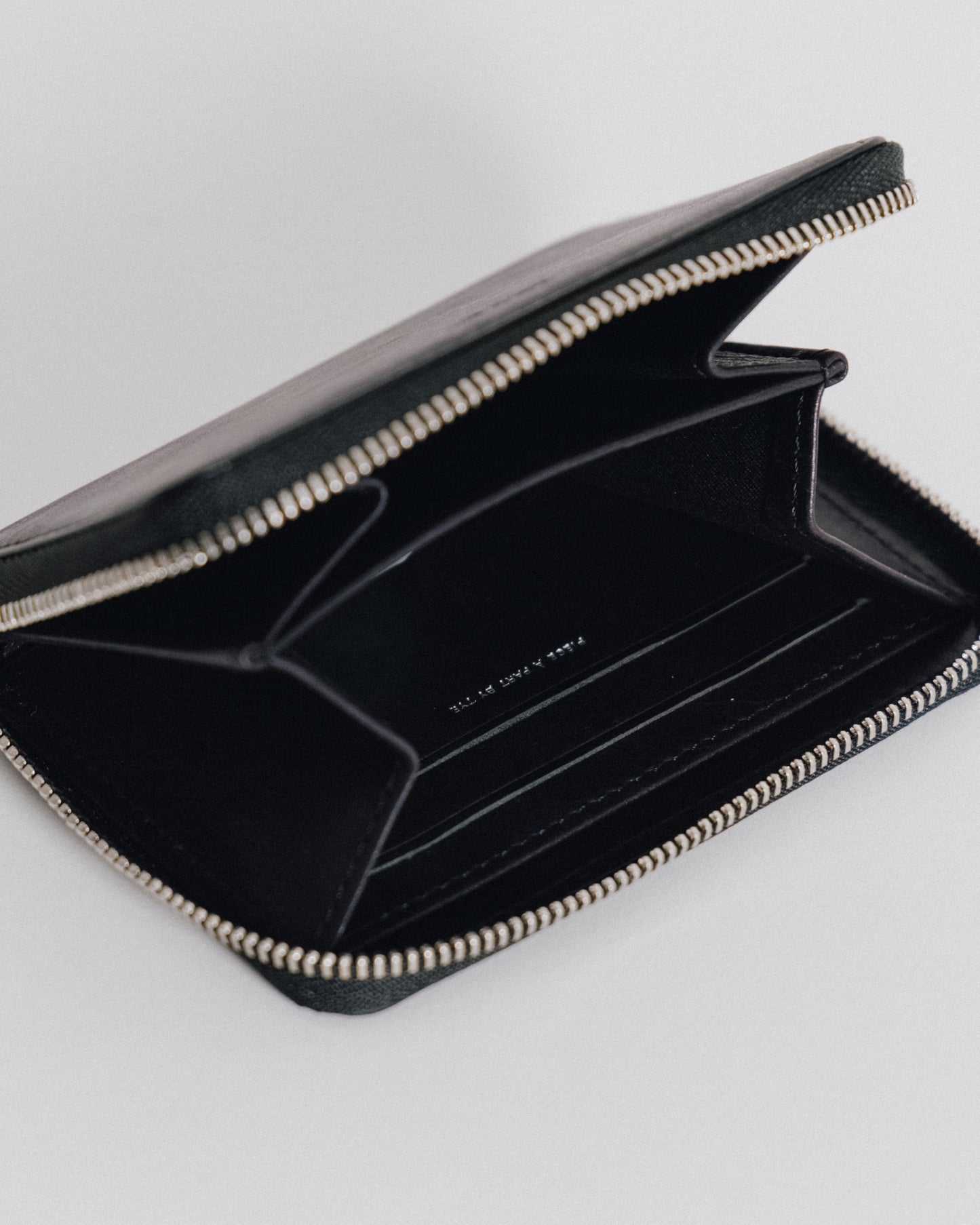 PORTE CARTES ZIPPÉ BLACK